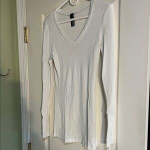 Bobbi NWOTWhite V-Neck Long Sleeve Top